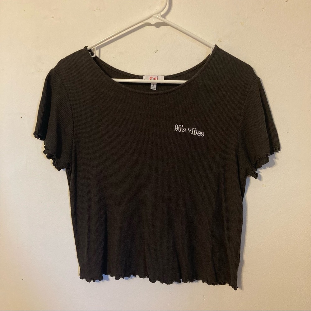 Cali Baby black ribbed half shirt with 90s vibe logo in white L